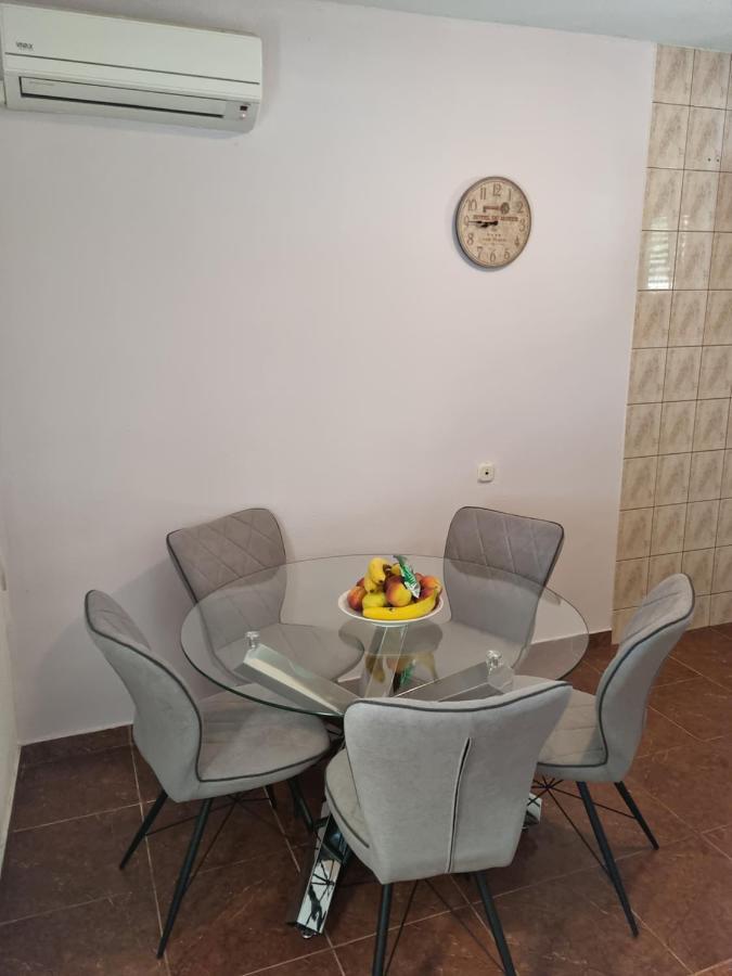 Apartment Ivana ビオグラード・ナ・モル エクステリア 写真